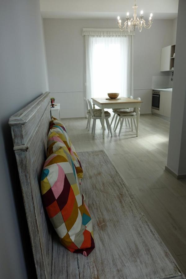 Appartement La Finestra Sul Mare à Bari Extérieur photo