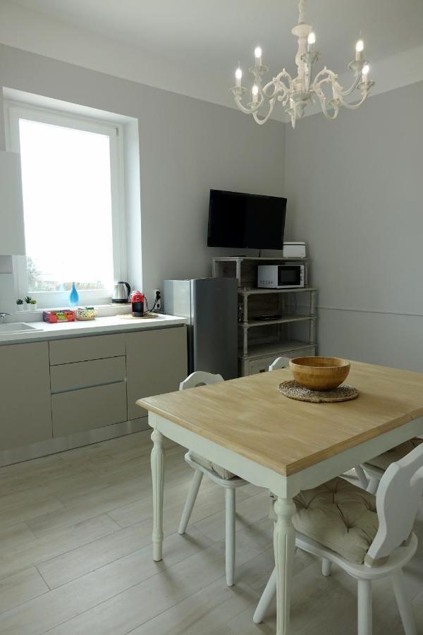 Appartement La Finestra Sul Mare à Bari Extérieur photo