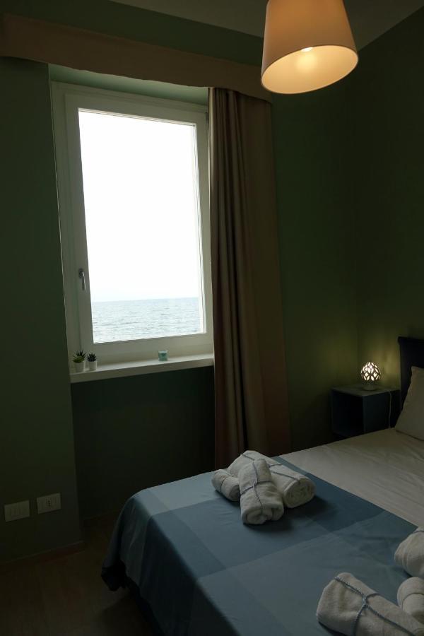Appartement La Finestra Sul Mare à Bari Extérieur photo