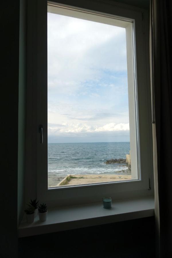 Appartement La Finestra Sul Mare à Bari Extérieur photo