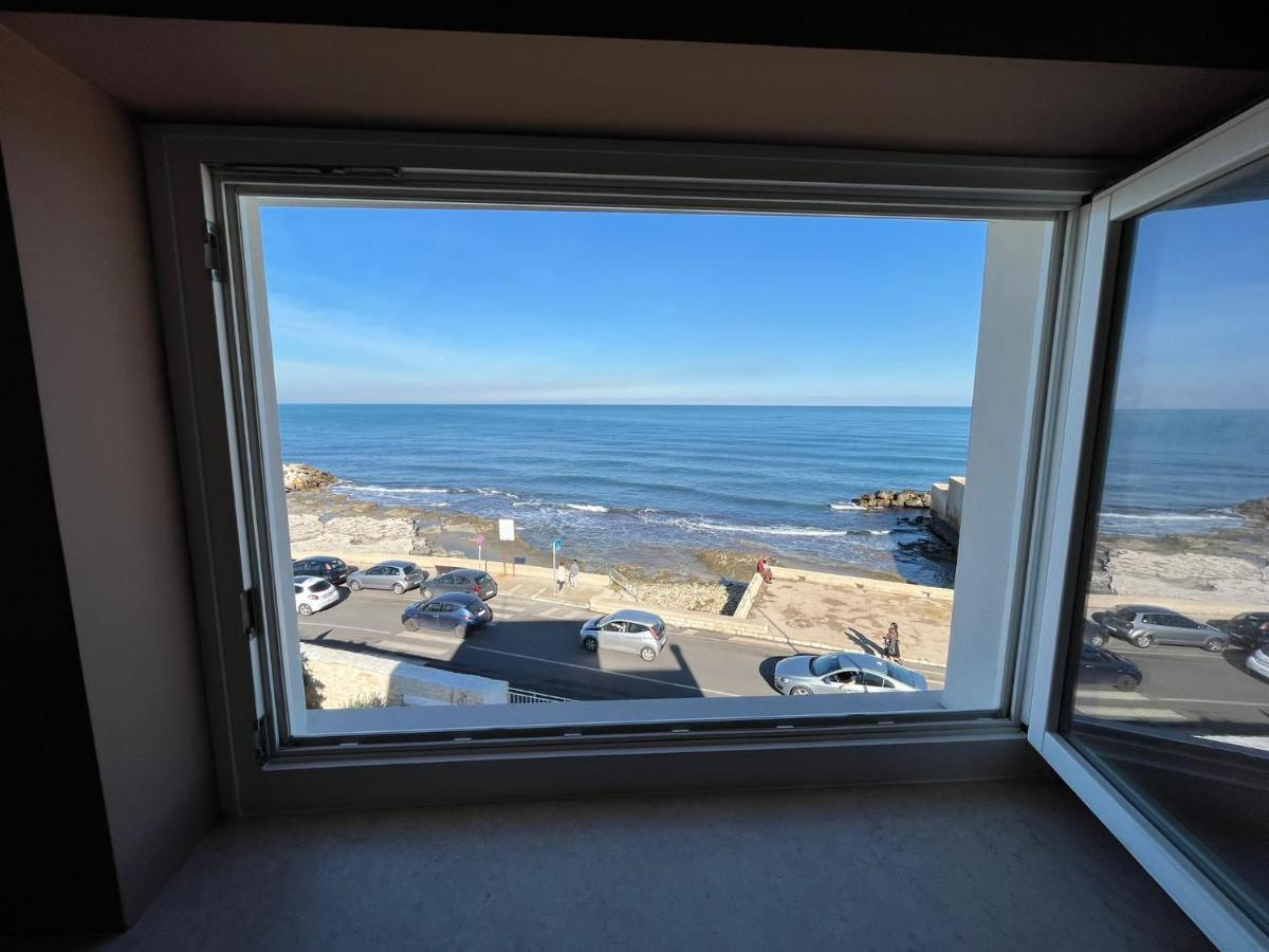 Appartement La Finestra Sul Mare à Bari Extérieur photo