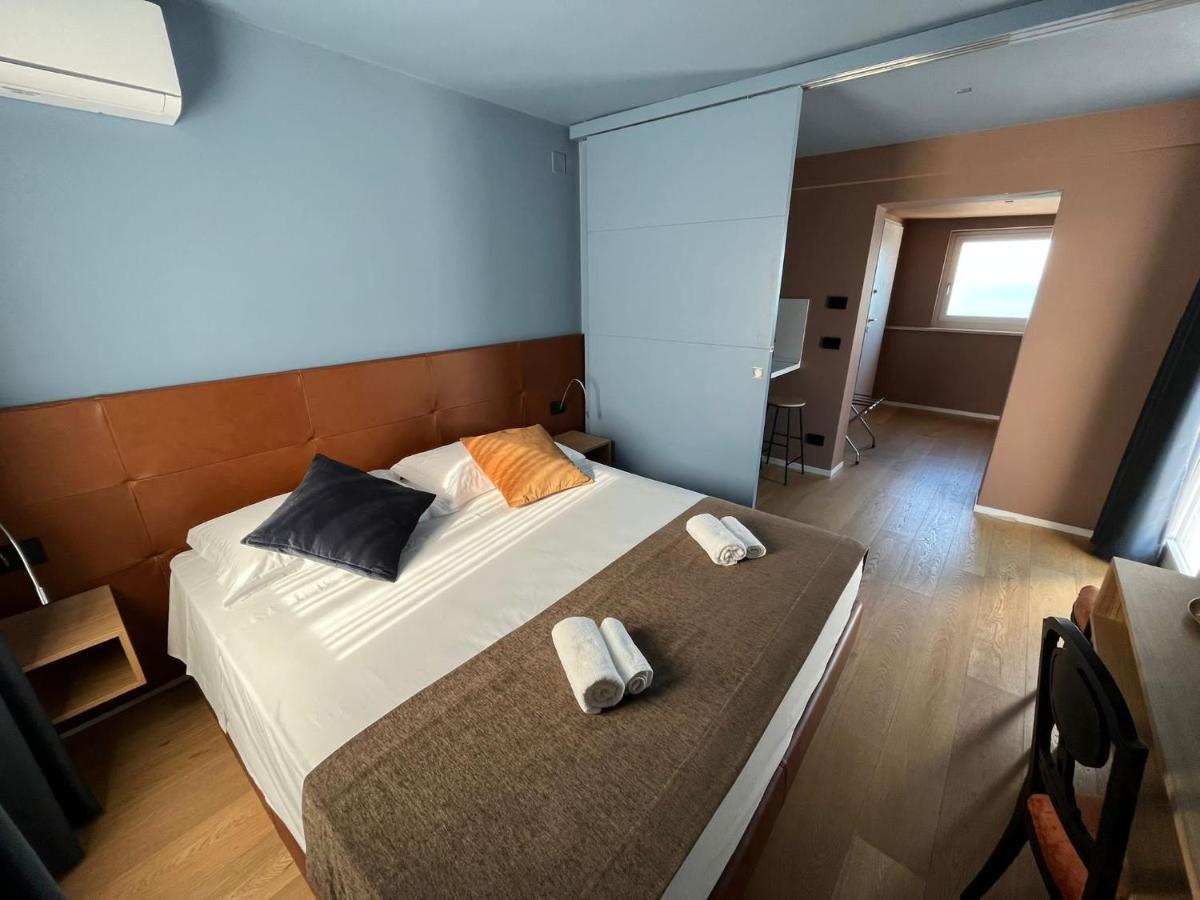 Appartement La Finestra Sul Mare à Bari Extérieur photo