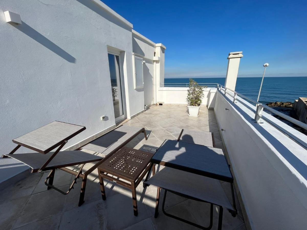 Appartement La Finestra Sul Mare à Bari Extérieur photo