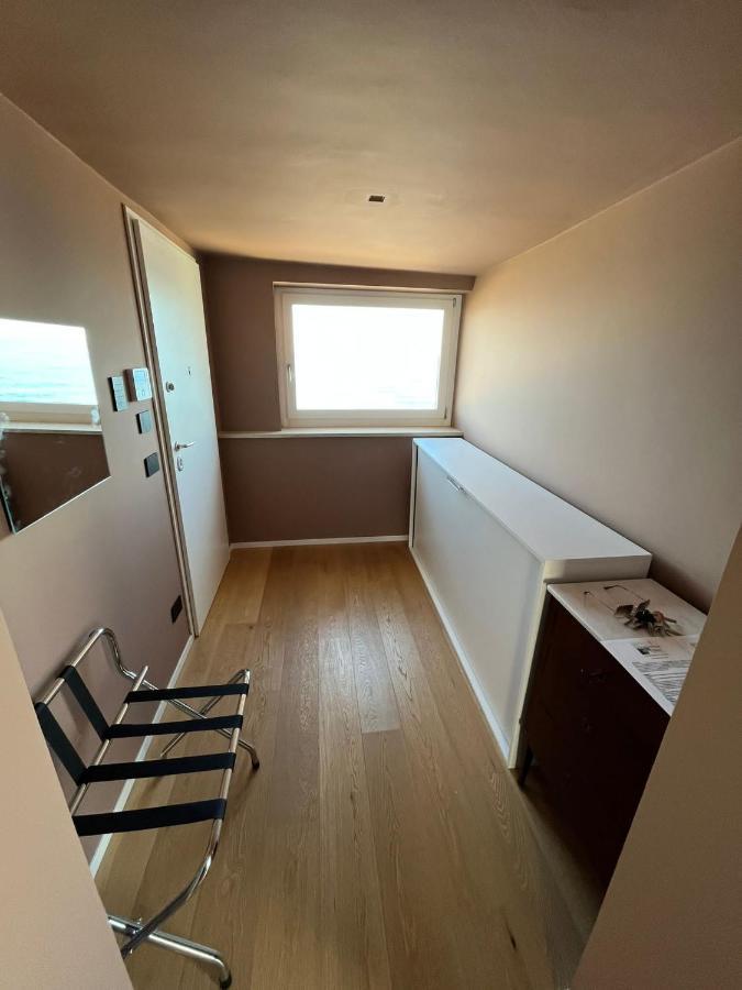 Appartement La Finestra Sul Mare à Bari Extérieur photo