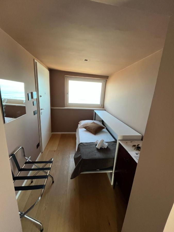 Appartement La Finestra Sul Mare à Bari Extérieur photo